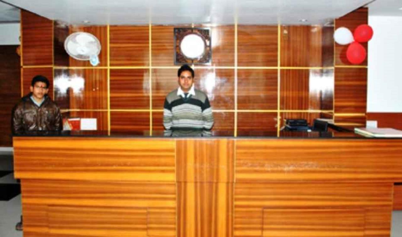 Hotel Kdm Palace Begusarai ภายนอก รูปภาพ