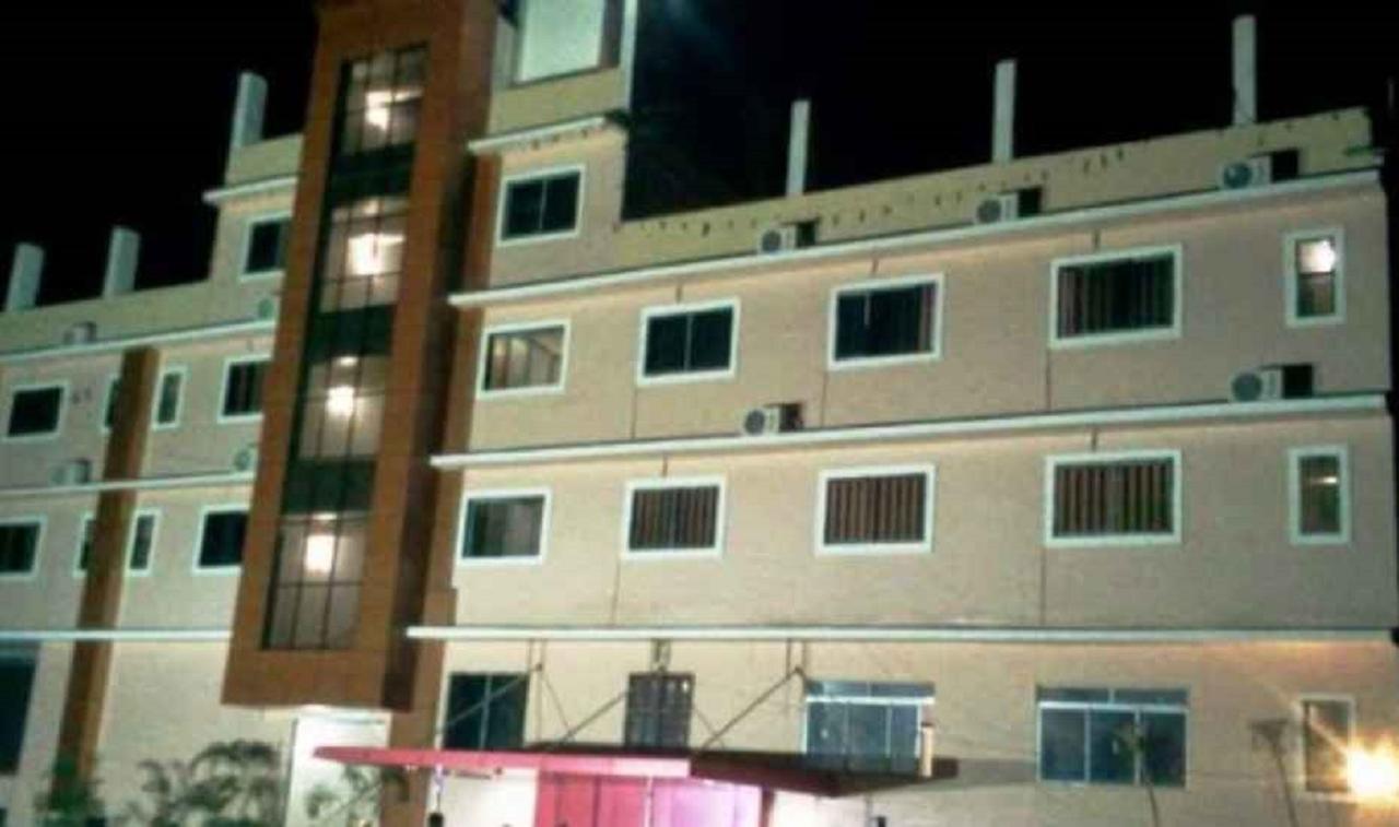 Hotel Kdm Palace Begusarai ภายนอก รูปภาพ